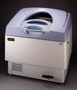Lab-Line* MaxQ* Incubated & Refrigerated Floor Shakers